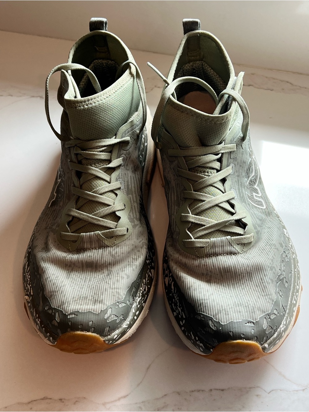 Hoka Men’s Speedgoat 6 Mid GTX Shoes